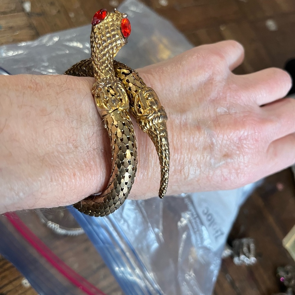DL AULD VINTAGE SNAKE MESH GOLDTONE BRACELET